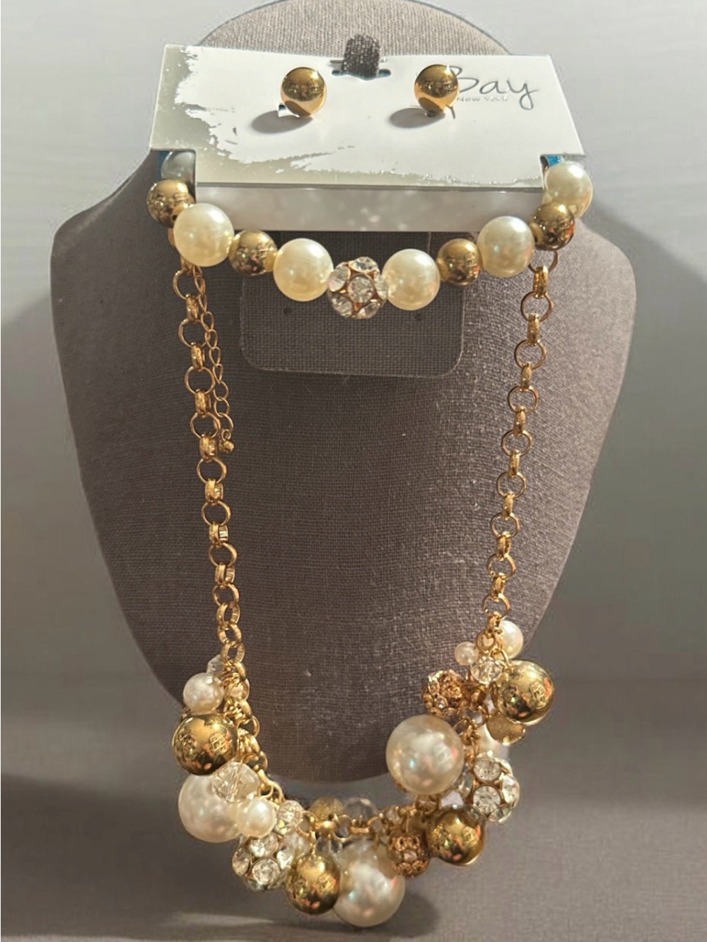 Elegant Gold and Pearl Statement Necklace, Bracelet and Earring Set
658A